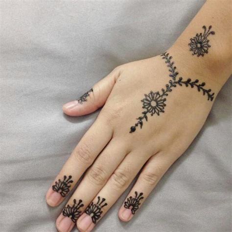 Simple Henna Everything Else Others On Carousell