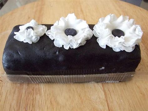 Black And White Decorated Cake By HERMUZCakes Carmen CakesDecor