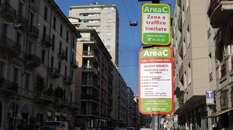 Area C, da oggi scattano i rincari: aumento del ticket a 7,50 euro e ...