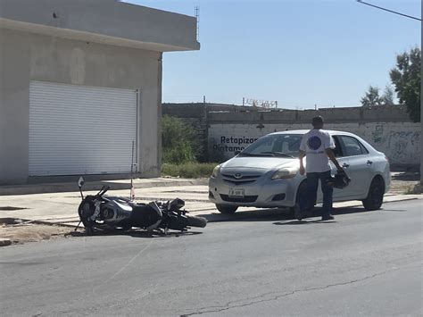 Motociclista Termina Policontundido En Choque Contra Camioneta En