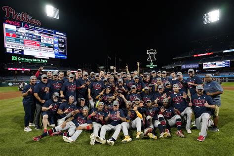 Atlanta Braves clinch 6th straight NL East title, beat Phillies 4-1 as ...