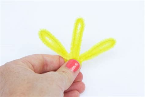 Pipe Cleaner Sunflowers - One Little Project