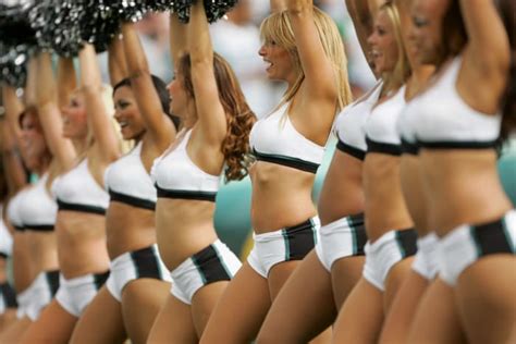 Eagles Cheerleader Turned Heads On Thursday Night The Spun