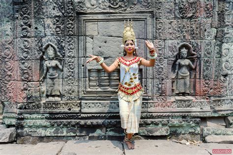 Two Khmer Apsara Dancers Angkor Temples Cambodia Royalty Free Image