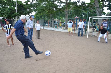 Estrenan vías y cancha de fútbol en el barrio La Ilusión de Soledad