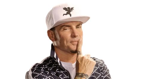 Vanilla Ice Recounts Unintentional 90s Friendship With Pablo Escobar