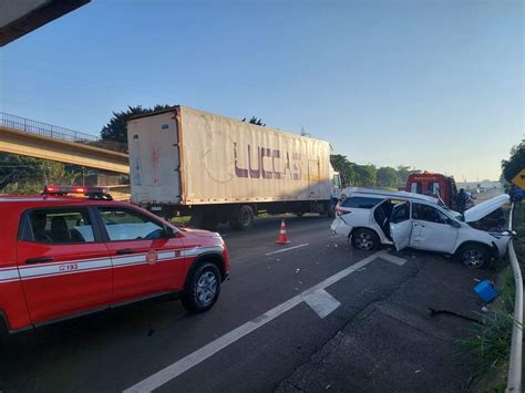 Casal fica ferido após capotamento de Hilux na SP 304 em Americana O