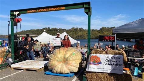 Austin Man Takes Second Place In Giant Pumpkin Weigh Off At Stillwater