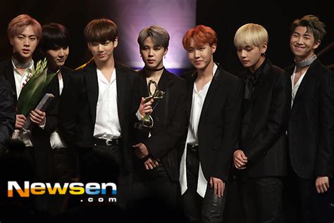 방탄소년단 美 ‘틴 초이스 어워즈 2관왕 등극 ‘인터내셔널 아티스트 손에 잡히는 뉴스 눈에 보이는 뉴스 뉴스엔