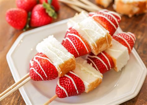 Strawberry Shortcake Kabobs {Kid Friendly} | Lil' Luna