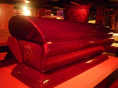 Salam Dari Puncak Pameran Keranda Tradisi And Misteri
