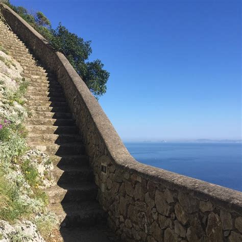 Hiking in Capri: Stunning Views of the Bay of Napoli