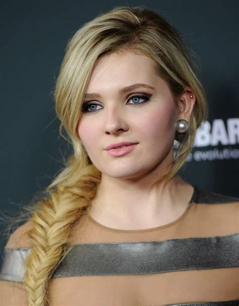 Blog De La Tele Abigail Breslin Luce Su Gran Figura En Premiere De