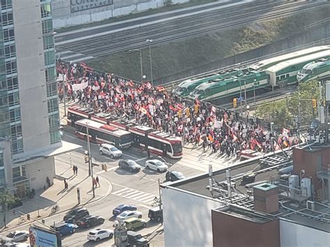 Transportation Guide to Spadina and Front in Toronto 6