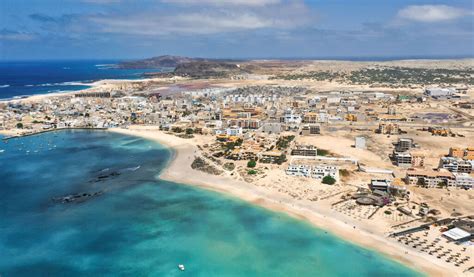 Visite a Ilha da Boa Vista as águas quentes de Cabo Verde