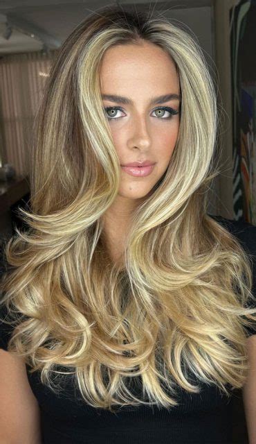 Cute Summer Hair Colours Dark Champagne Blonde Butterfly Cut