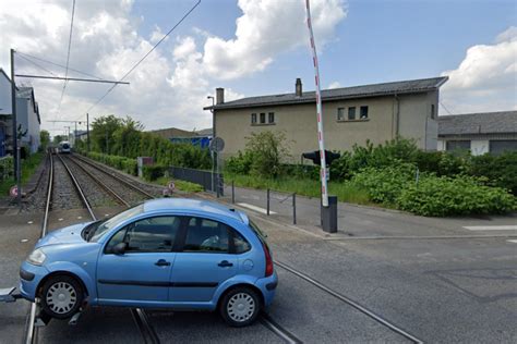 Lyon Un Homme Percut Pied Par Un Tramway Il Meurt Sur Place