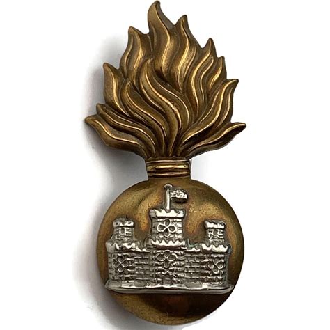 Royal Inniskilling Fusiliers Regiment Irish Collar Badge