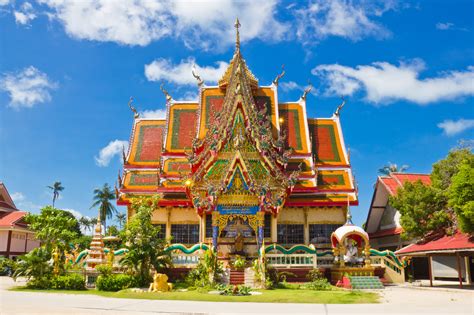 Wat Plai Laem Is Een Kleurrijke Boeddhistische Tempel Op Koh Samui