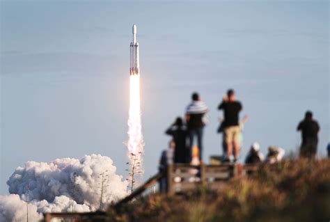 SpaceX Starlink: How and where to spot the satellite trains in the sky ...