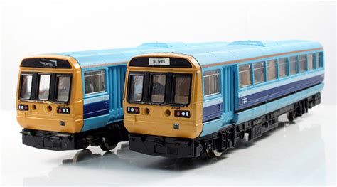 Hornby Oo Gauge Class 142 048 2 Car Pacer Unit Ebay