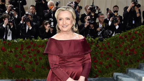 Met Gala 2022 Hillary Clinton Surprises Everyone With Regal Entry