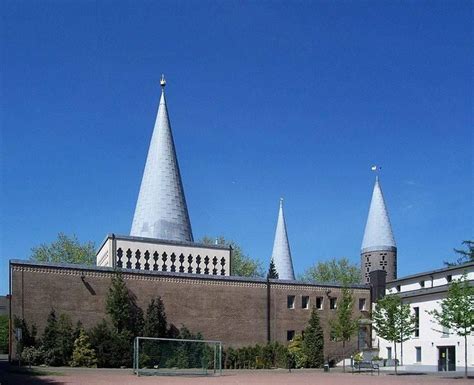 Herz Jesu Kirche von Gottfried Böhm aus dem Jahr 1960 Kirchen Herz