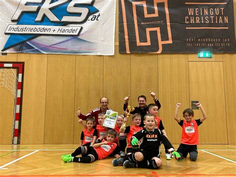 SV Ried siegt gleich dreimal Hallenfußball Champions stehen fest Ried