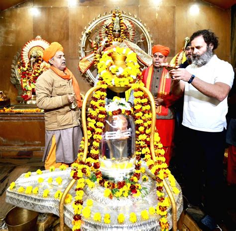 Congress Leader Rahul Gandhi Offers Prayers At The Raghunath Temple