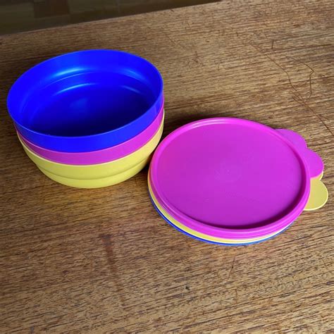 Se produkter som liknar TUPPERWARE 3 ST DJUPA TALLRIK på Tradera