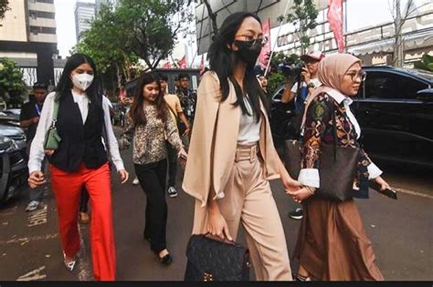 Kasus Foto Tanpa Busana Finalis Miss Universe Dari Indonesia Lapor