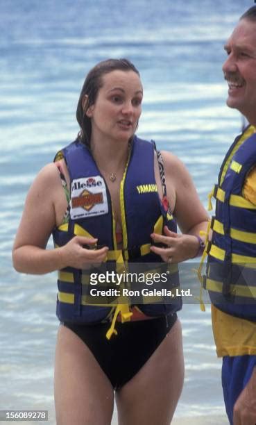 Hot Sexy Patty Hearst Bikini Pics