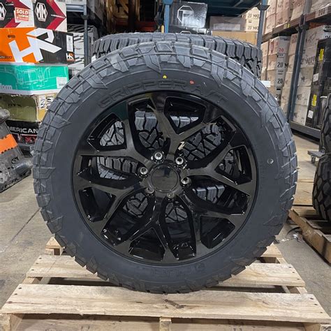 4 20x9 Oe Snowflake Reps Wheels 32 Fuel At Tires 6x55 Chevy Silverado 1500 Ebay