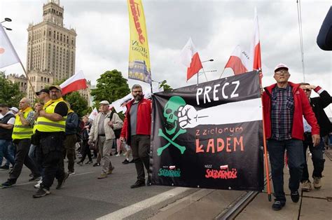 Na Nic Protesty Rolnik W Zielony Ad Trzyma Si Mocno Wgospodarce Pl