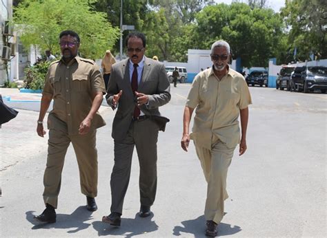 Wararka Maanta Khamiis Apr Madaxweyne Farmaajo Oo Kulan Gaar