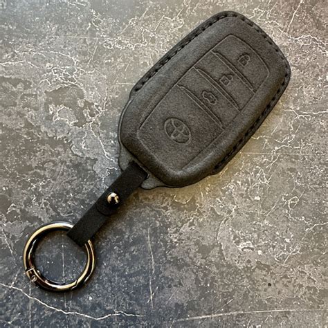 Чехол для ключа Toyota Land Cruiser 200, Prado, Crown, Yaris, Cross ...