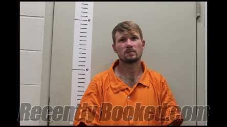 Recent Booking Mugshot For Jonathan Chace Thomas In Chilton County