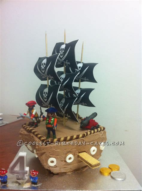 Easy Pirate Ship Cake