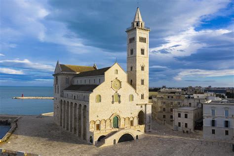 Best Places And Things To Do In Trani Italy Places And Things To Do