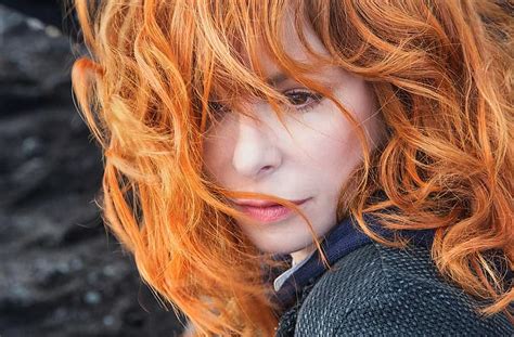 Hd Wallpaper Myl Ne Farmer French Singer Redhead Clear Sky Ladder