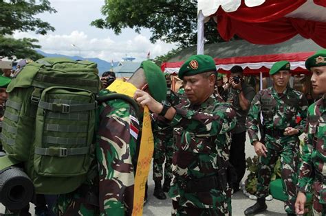 Kasdam XIII Merdeka Sambut Kedatangan Satgas Ops Pamtas RI PNG Yonif