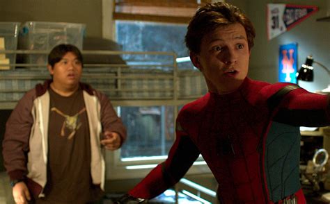 Spidey Is A Local Hero In New Clip And Tv Spot For Spider Man Homecoming