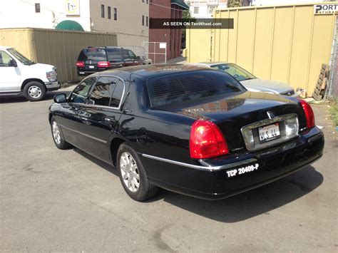 2011 Lincoln Town Car Signature L Sedan 4 Door 4 6l