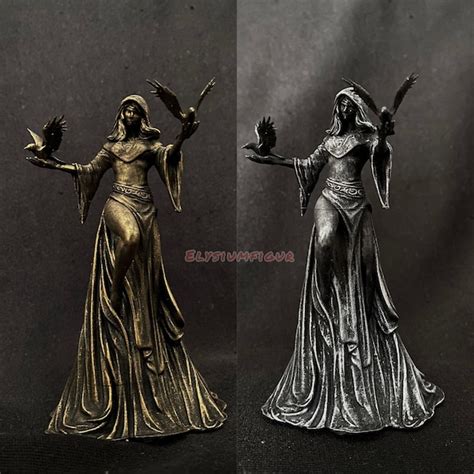 Skyrim Elder Scrolls Statue - Etsy