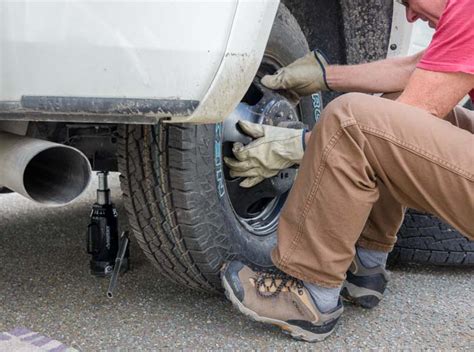 How To Change The Inner Rear Tire On A Dually Truck Roads Less Traveled