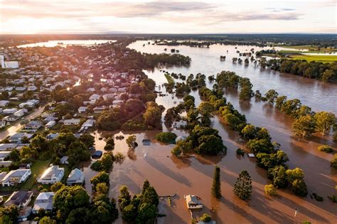 Major floods in Australia kill 8 and leave homes, businesses submerged