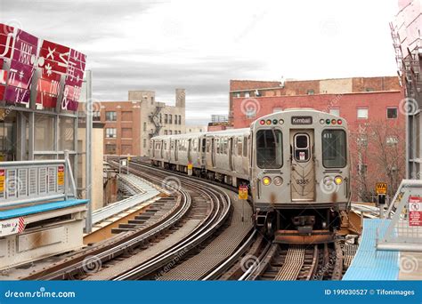 Train at Brown Line in Chicago Downtown Editorial Photography - Image ...