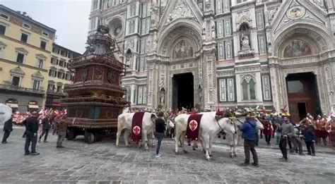 Scoppio Del Carro 2024 A Firenze Volo Perfetto Della Colombina