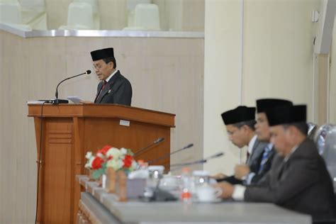 DPRK Banda Aceh Gelar Paripurna Penyampaian Dan Penyerahan R KUA PPAS