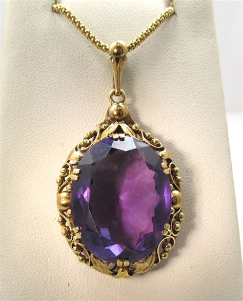 Vintage 14k yellow gold necklace with a large amethyst – Victorious